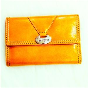 NWOT 🔥 Nine West ™️ 2-Fold Compact Wallet